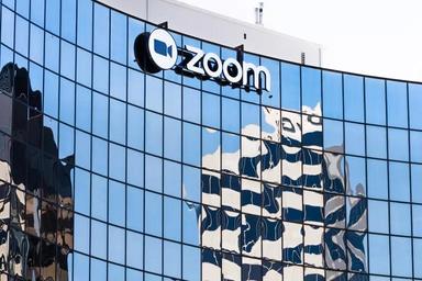 マイクロソフトが Teams の独立型安価バージョンを公開すると、Zoom の株価は3％下落しました。