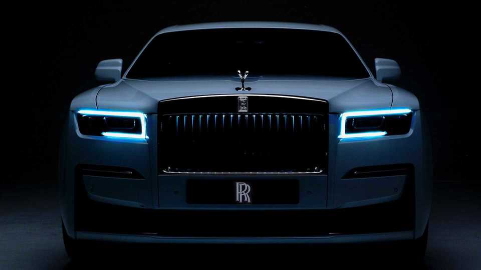 Rolls-Royce, Bugatti, and Lamborghini enjoy record luxury car sales in 2021